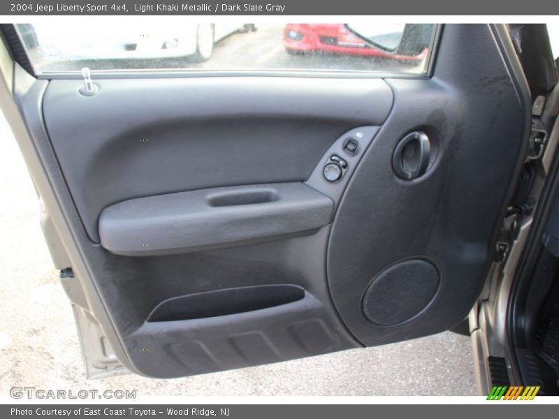 Light Khaki Metallic / Dark Slate Gray 2004 Jeep Liberty Sport 4x4