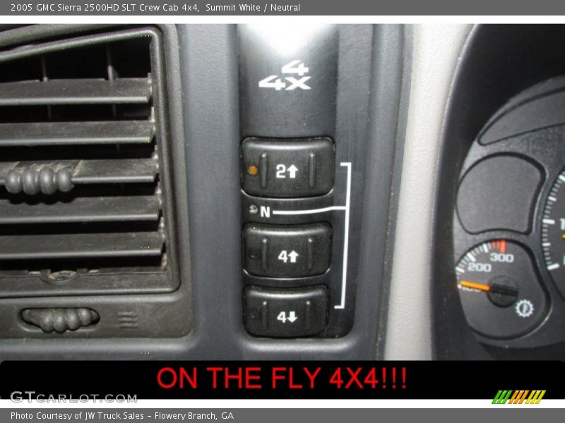 Summit White / Neutral 2005 GMC Sierra 2500HD SLT Crew Cab 4x4
