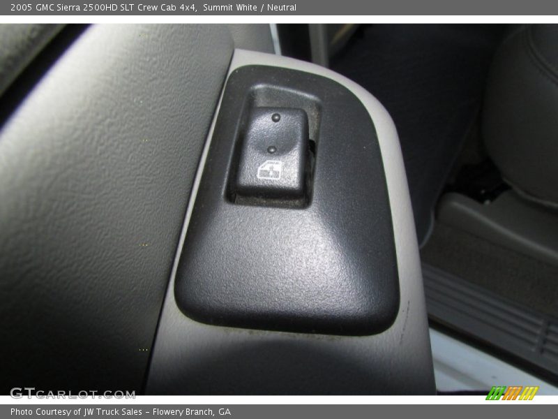 Summit White / Neutral 2005 GMC Sierra 2500HD SLT Crew Cab 4x4
