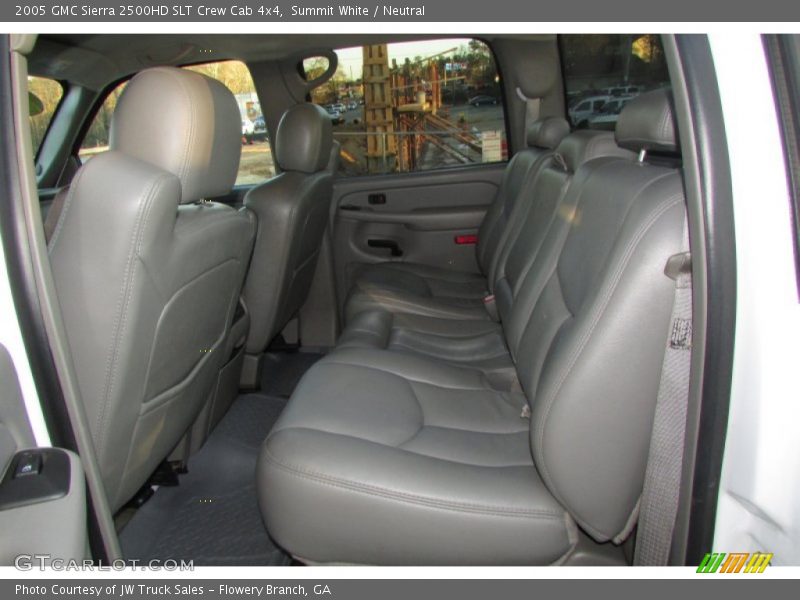 Summit White / Neutral 2005 GMC Sierra 2500HD SLT Crew Cab 4x4