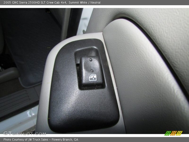 Summit White / Neutral 2005 GMC Sierra 2500HD SLT Crew Cab 4x4