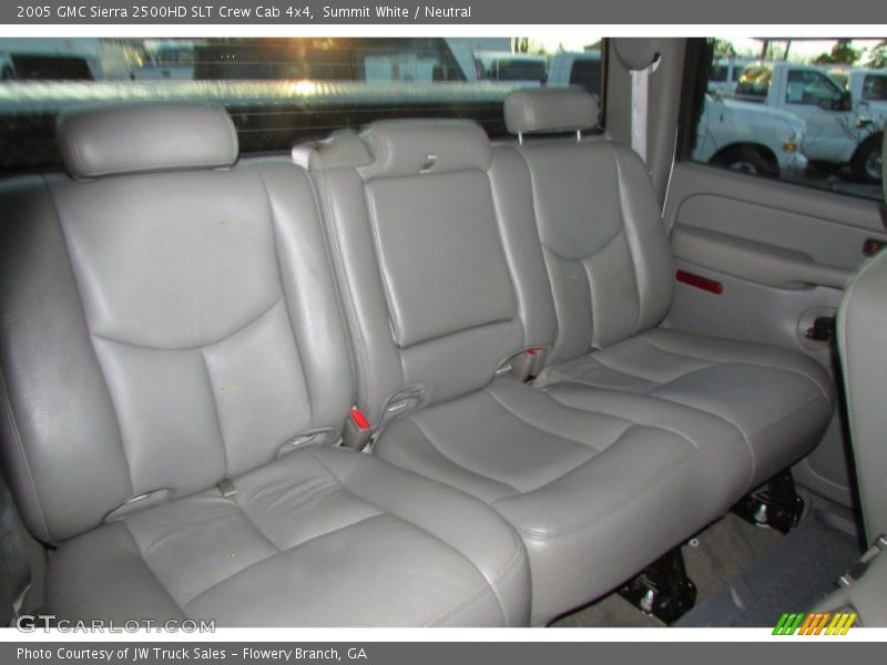 Summit White / Neutral 2005 GMC Sierra 2500HD SLT Crew Cab 4x4