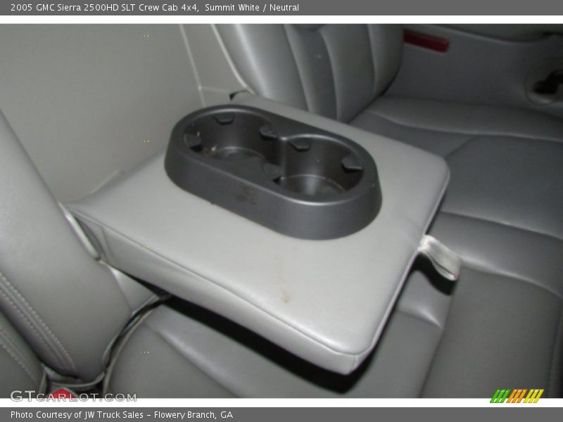 Summit White / Neutral 2005 GMC Sierra 2500HD SLT Crew Cab 4x4