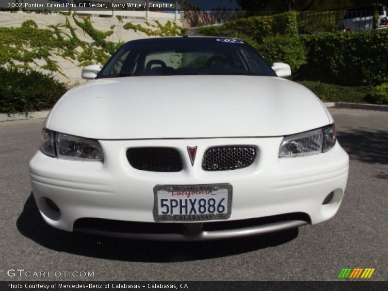 Ivory White / Graphite 2002 Pontiac Grand Prix GT Sedan