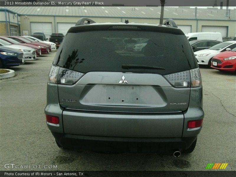 Mercury Gray Pearl / Black 2013 Mitsubishi Outlander ES