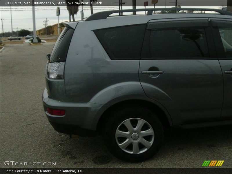 Mercury Gray Pearl / Black 2013 Mitsubishi Outlander ES