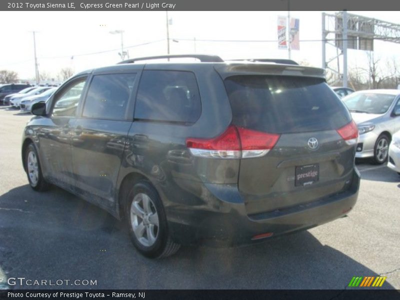 Cypress Green Pearl / Light Gray 2012 Toyota Sienna LE