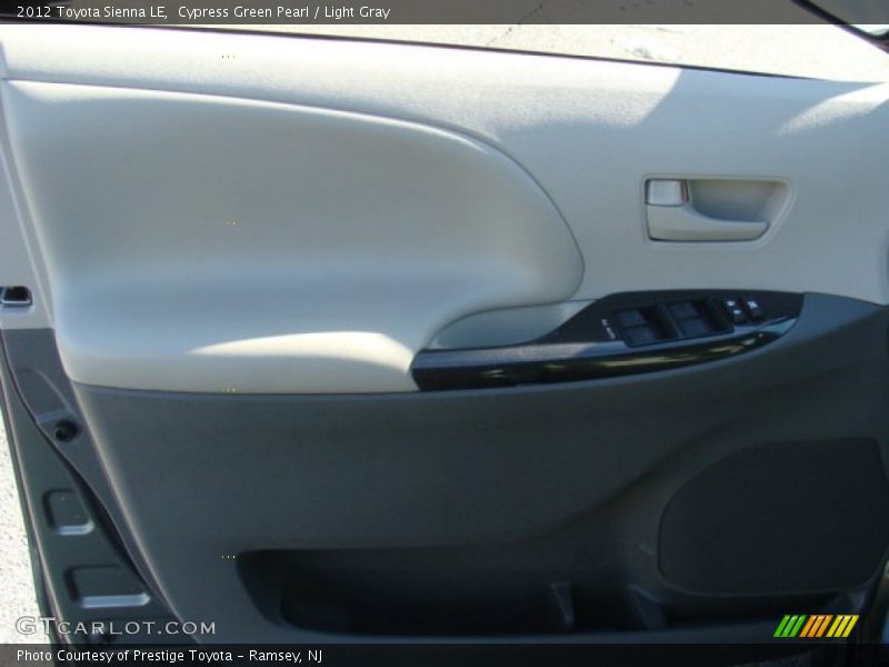 Cypress Green Pearl / Light Gray 2012 Toyota Sienna LE
