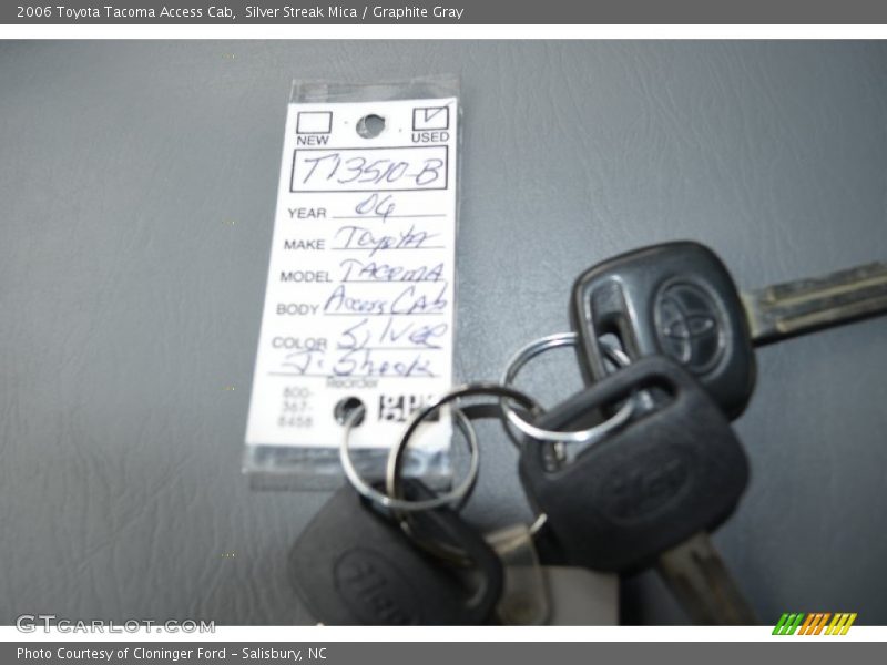 Silver Streak Mica / Graphite Gray 2006 Toyota Tacoma Access Cab