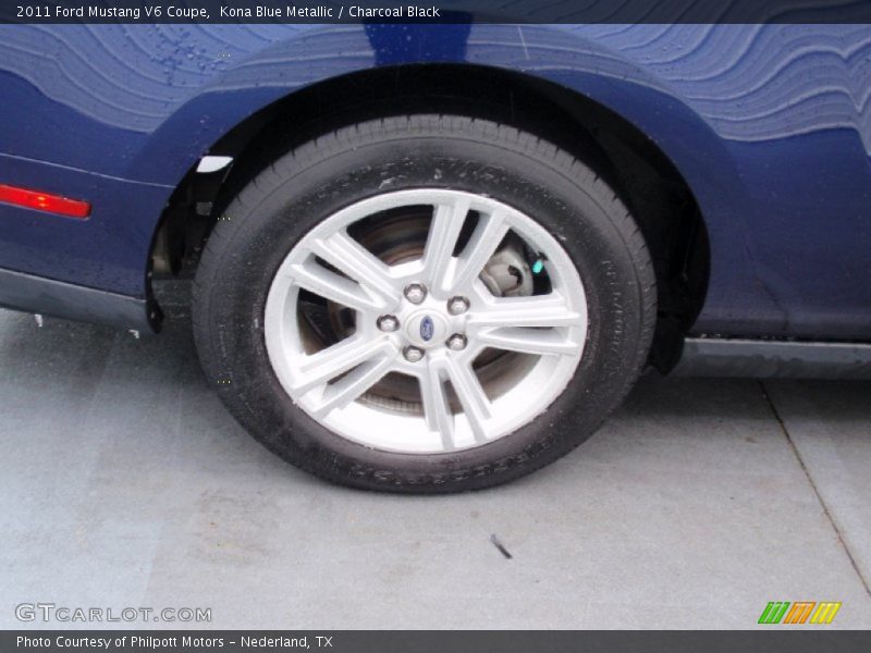 Kona Blue Metallic / Charcoal Black 2011 Ford Mustang V6 Coupe