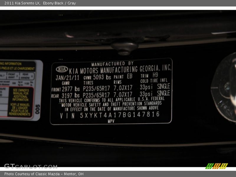 Ebony Black / Gray 2011 Kia Sorento LX