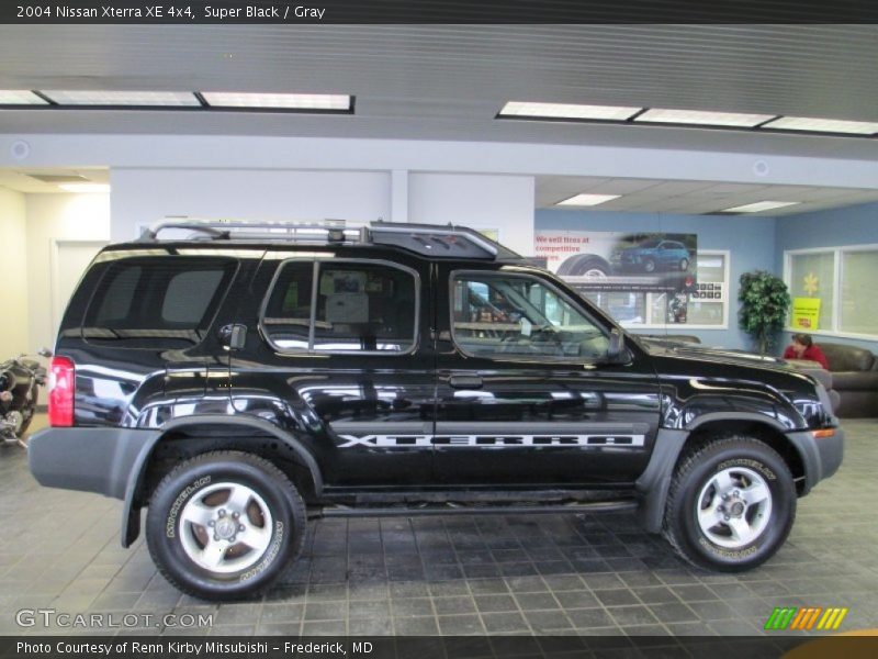 Super Black / Gray 2004 Nissan Xterra XE 4x4