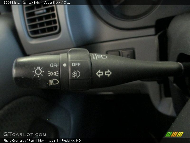 Super Black / Gray 2004 Nissan Xterra XE 4x4