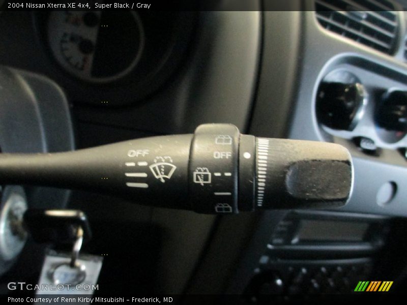 Super Black / Gray 2004 Nissan Xterra XE 4x4