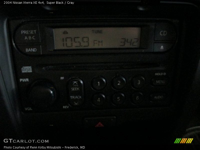 Super Black / Gray 2004 Nissan Xterra XE 4x4