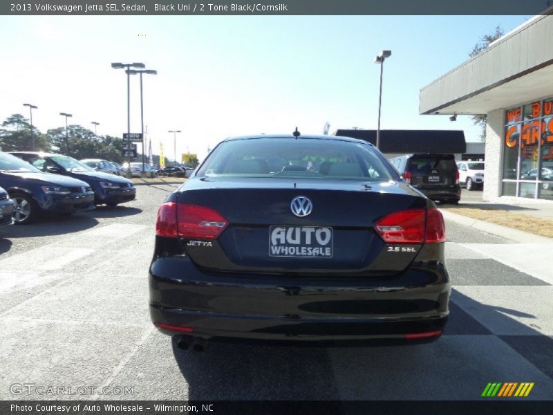 Black Uni / 2 Tone Black/Cornsilk 2013 Volkswagen Jetta SEL Sedan