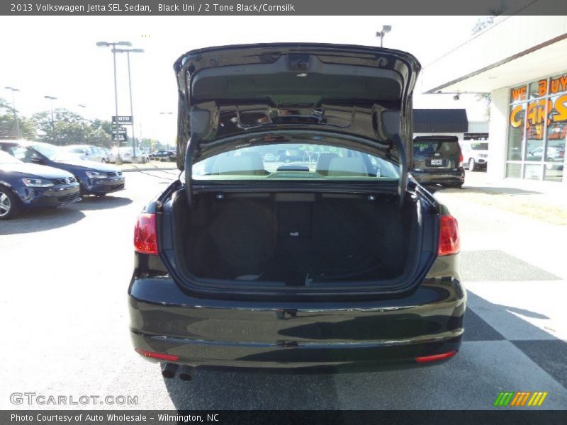 Black Uni / 2 Tone Black/Cornsilk 2013 Volkswagen Jetta SEL Sedan