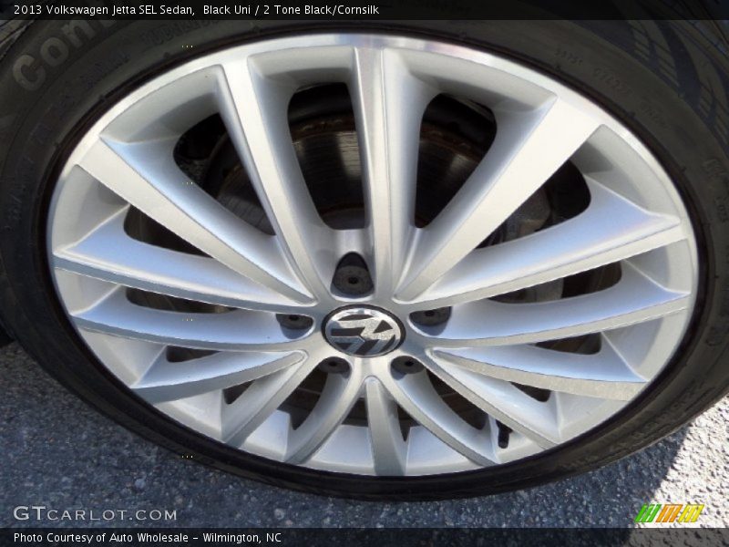 Black Uni / 2 Tone Black/Cornsilk 2013 Volkswagen Jetta SEL Sedan