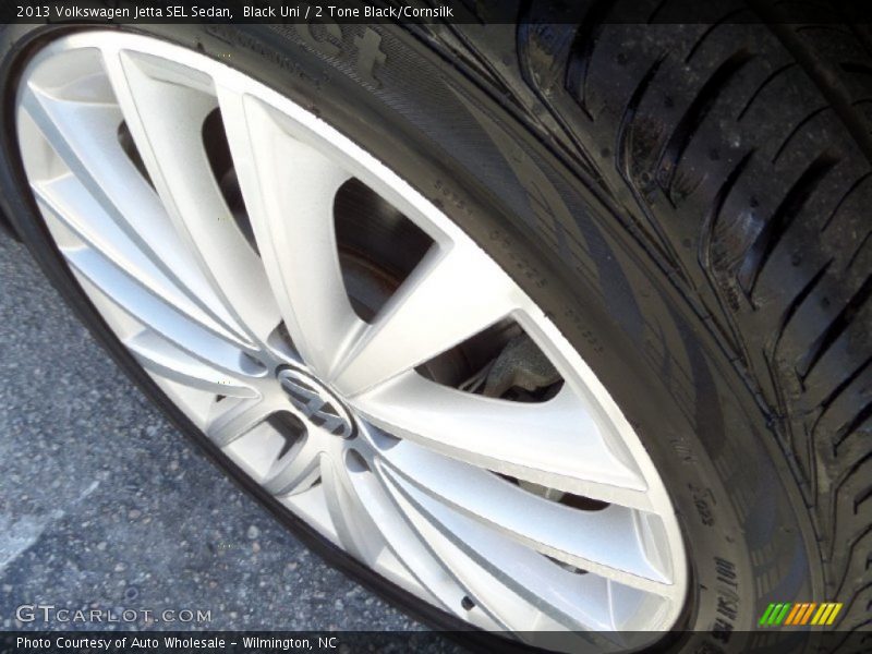 Black Uni / 2 Tone Black/Cornsilk 2013 Volkswagen Jetta SEL Sedan