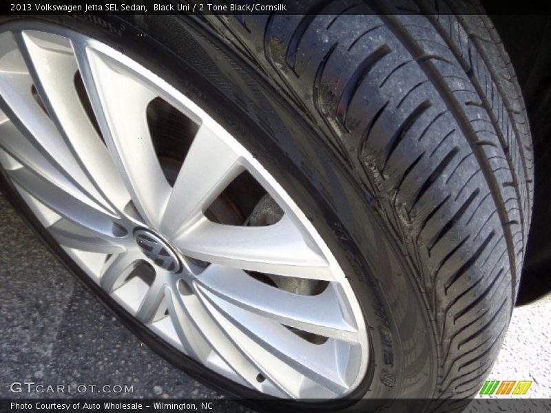 Black Uni / 2 Tone Black/Cornsilk 2013 Volkswagen Jetta SEL Sedan
