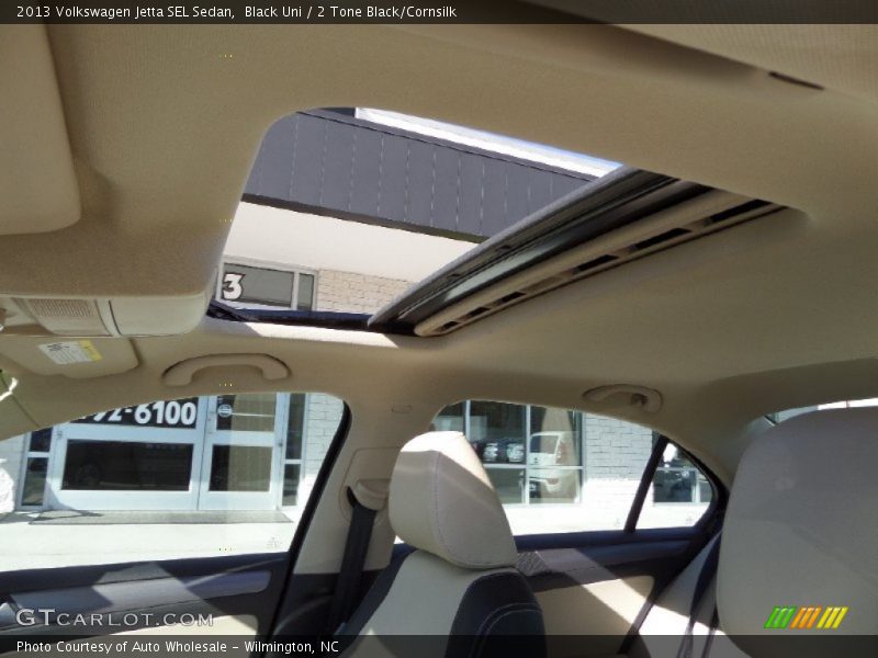 Black Uni / 2 Tone Black/Cornsilk 2013 Volkswagen Jetta SEL Sedan