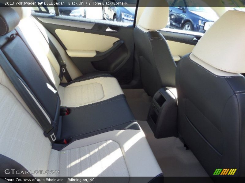 Black Uni / 2 Tone Black/Cornsilk 2013 Volkswagen Jetta SEL Sedan