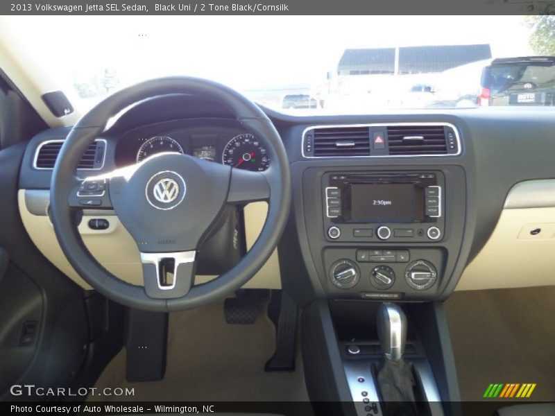Black Uni / 2 Tone Black/Cornsilk 2013 Volkswagen Jetta SEL Sedan