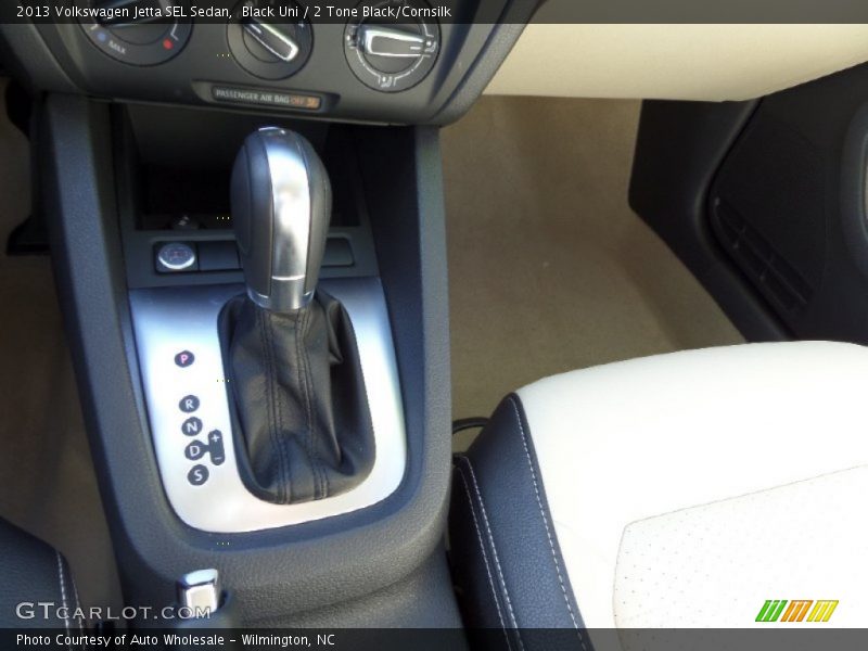 Black Uni / 2 Tone Black/Cornsilk 2013 Volkswagen Jetta SEL Sedan