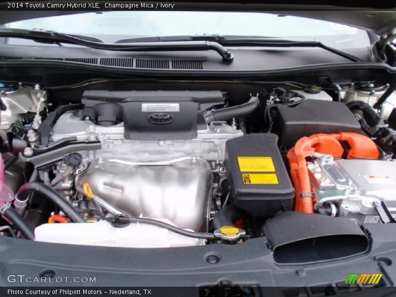Champagne Mica / Ivory 2014 Toyota Camry Hybrid XLE
