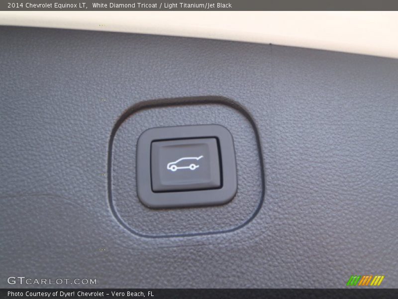White Diamond Tricoat / Light Titanium/Jet Black 2014 Chevrolet Equinox LT