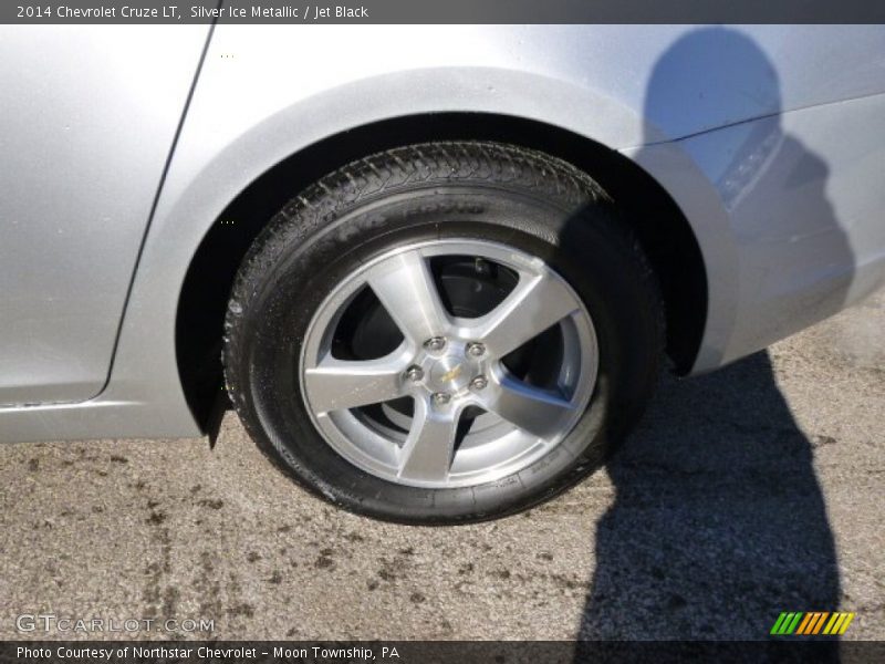 Silver Ice Metallic / Jet Black 2014 Chevrolet Cruze LT