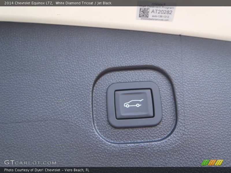 White Diamond Tricoat / Jet Black 2014 Chevrolet Equinox LTZ