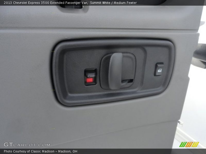 Summit White / Medium Pewter 2013 Chevrolet Express 3500 Extended Passenger Van