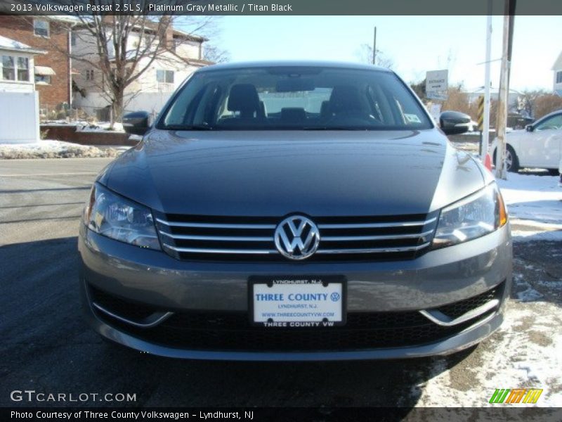 Platinum Gray Metallic / Titan Black 2013 Volkswagen Passat 2.5L S