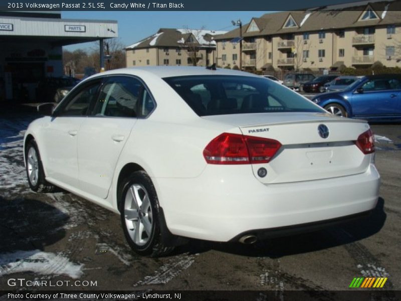 Candy White / Titan Black 2013 Volkswagen Passat 2.5L SE