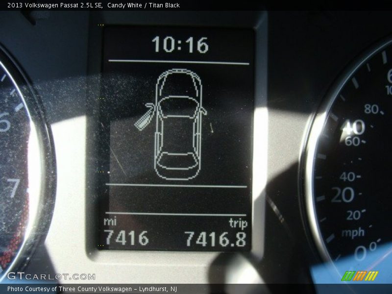 Candy White / Titan Black 2013 Volkswagen Passat 2.5L SE