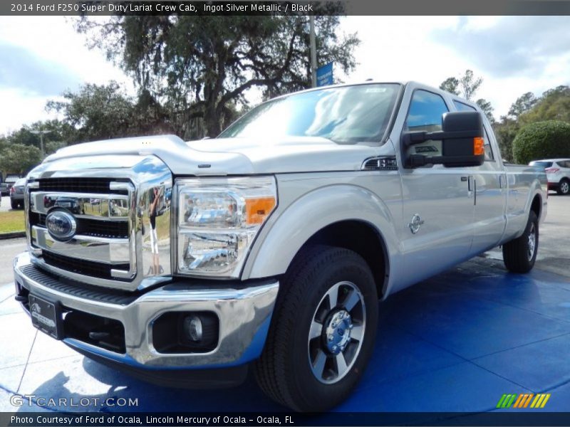 Front 3/4 View of 2014 F250 Super Duty Lariat Crew Cab