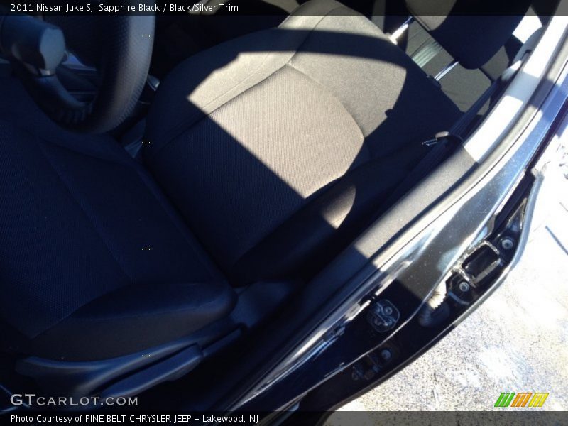 Sapphire Black / Black/Silver Trim 2011 Nissan Juke S