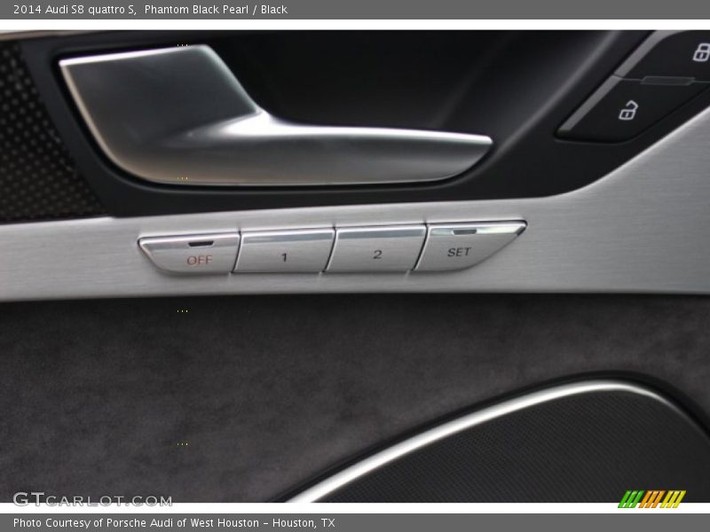 Phantom Black Pearl / Black 2014 Audi S8 quattro S