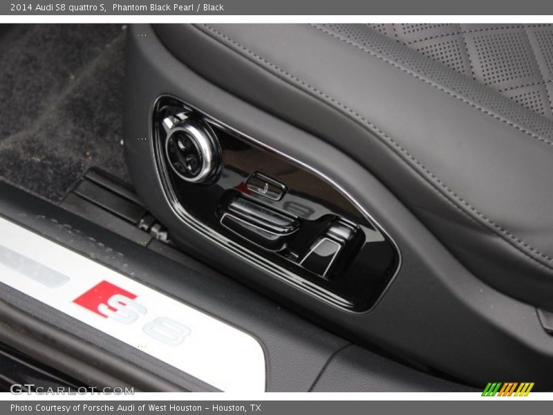 Phantom Black Pearl / Black 2014 Audi S8 quattro S