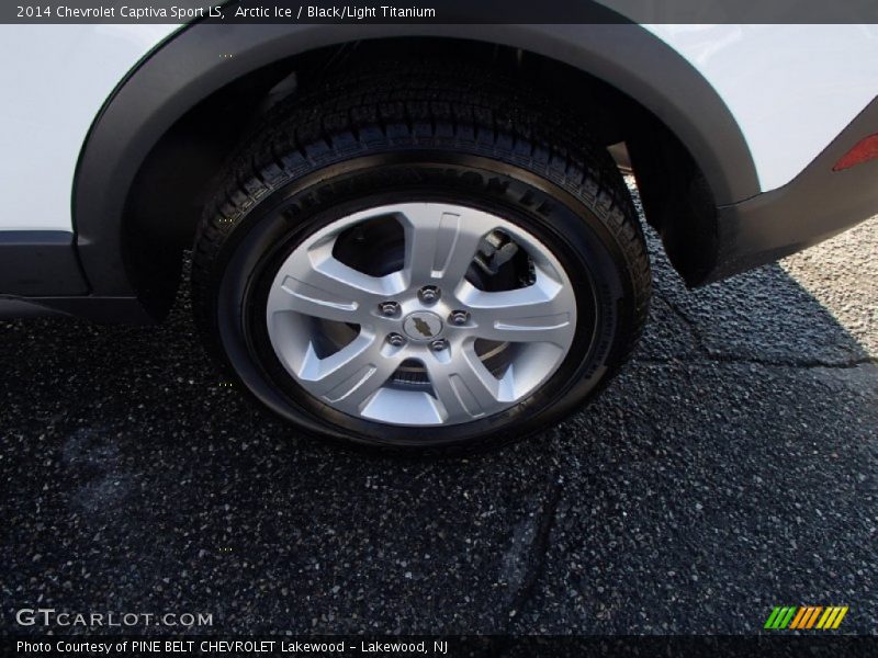 Arctic Ice / Black/Light Titanium 2014 Chevrolet Captiva Sport LS