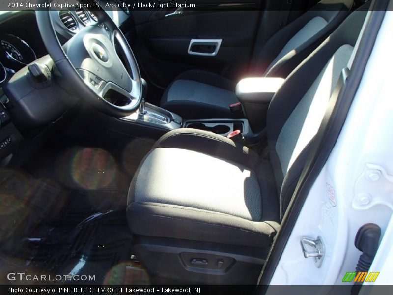 Arctic Ice / Black/Light Titanium 2014 Chevrolet Captiva Sport LS