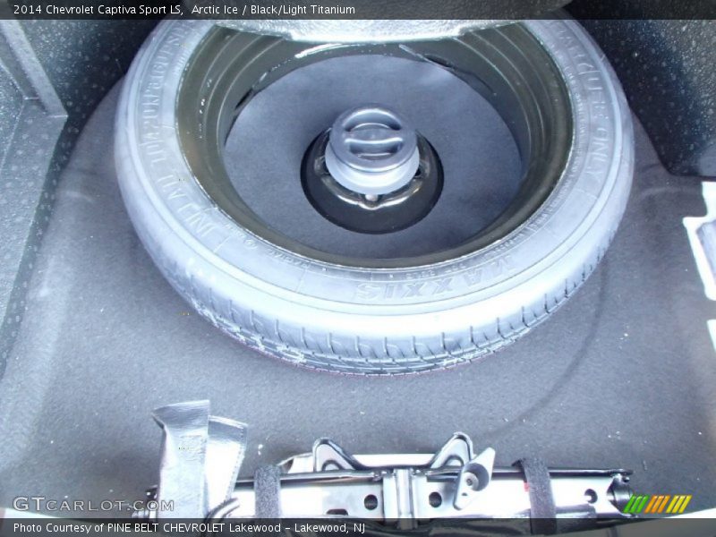 Arctic Ice / Black/Light Titanium 2014 Chevrolet Captiva Sport LS