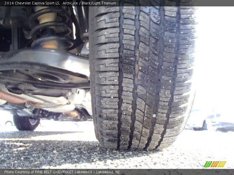 Arctic Ice / Black/Light Titanium 2014 Chevrolet Captiva Sport LS