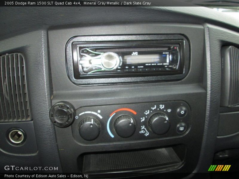Mineral Gray Metallic / Dark Slate Gray 2005 Dodge Ram 1500 SLT Quad Cab 4x4