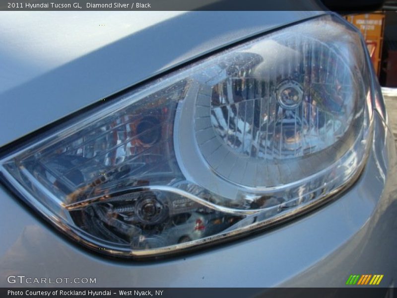 Diamond Silver / Black 2011 Hyundai Tucson GL