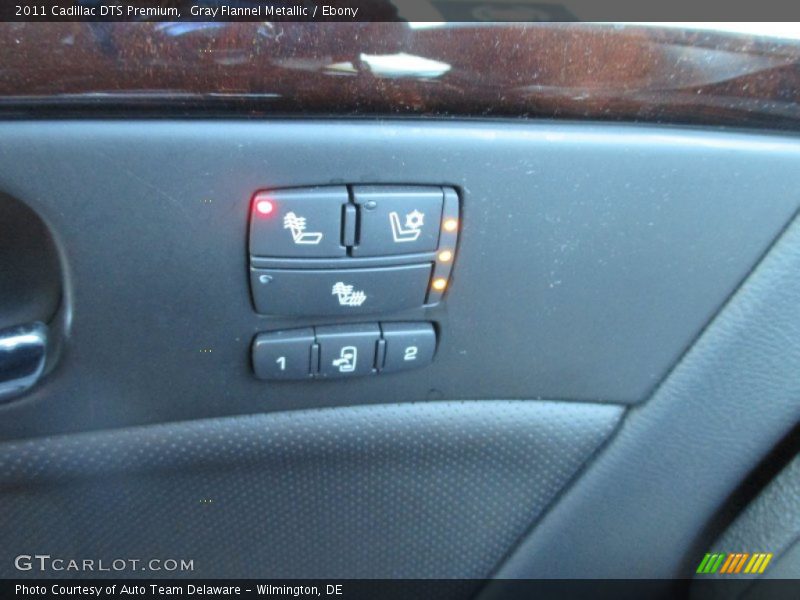 Gray Flannel Metallic / Ebony 2011 Cadillac DTS Premium
