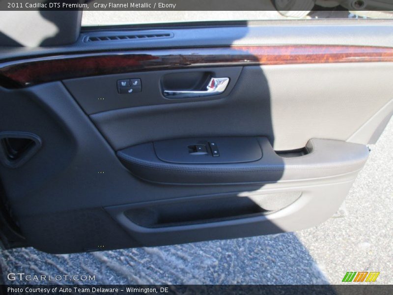 Gray Flannel Metallic / Ebony 2011 Cadillac DTS Premium
