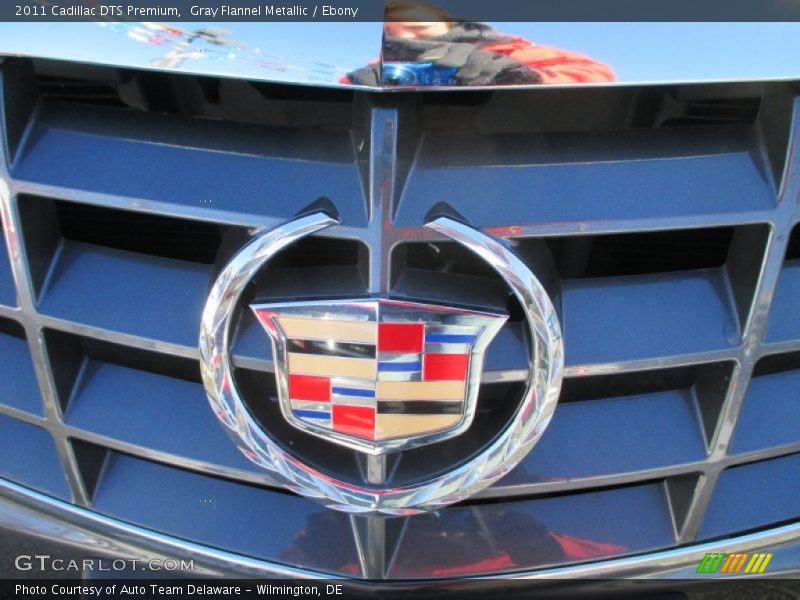 Gray Flannel Metallic / Ebony 2011 Cadillac DTS Premium