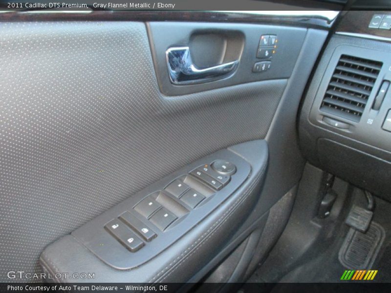 Gray Flannel Metallic / Ebony 2011 Cadillac DTS Premium